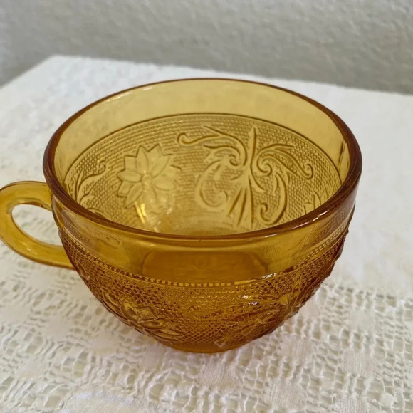 Vintage Tiara Sandwich Glass Amber Cup Mug set of 4 - Picture 4 of 5